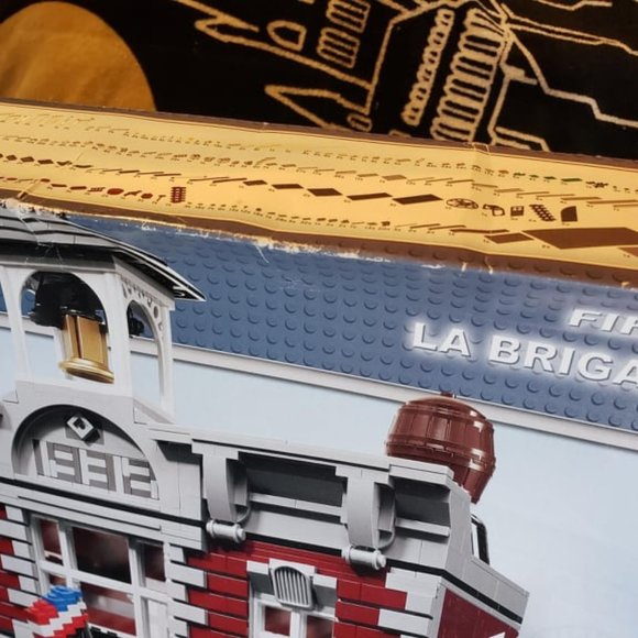 Lego 10197 Fire Brigade - Picture 4 of 7